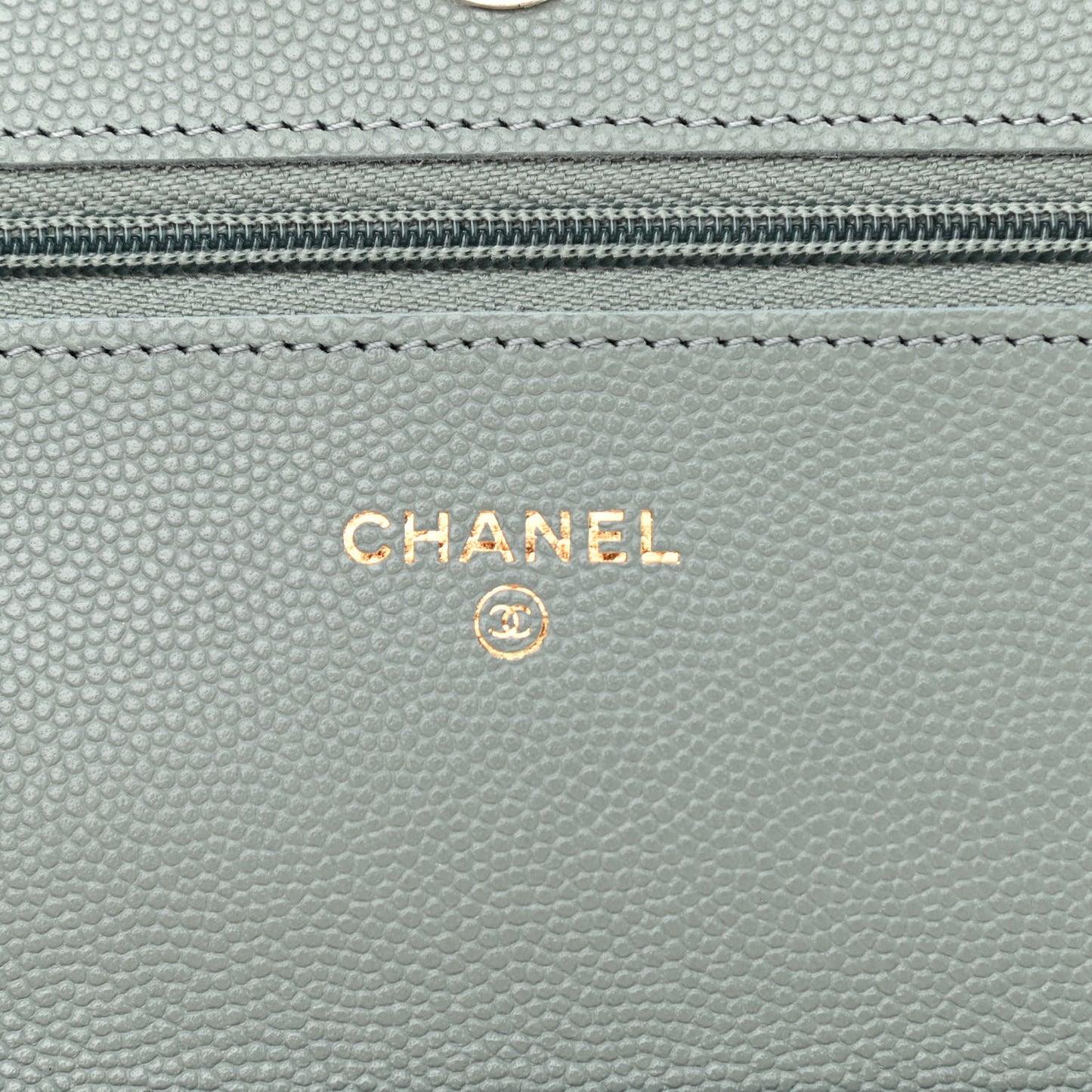 Caviar Quilted Wallet On Chain WOC Light Grey