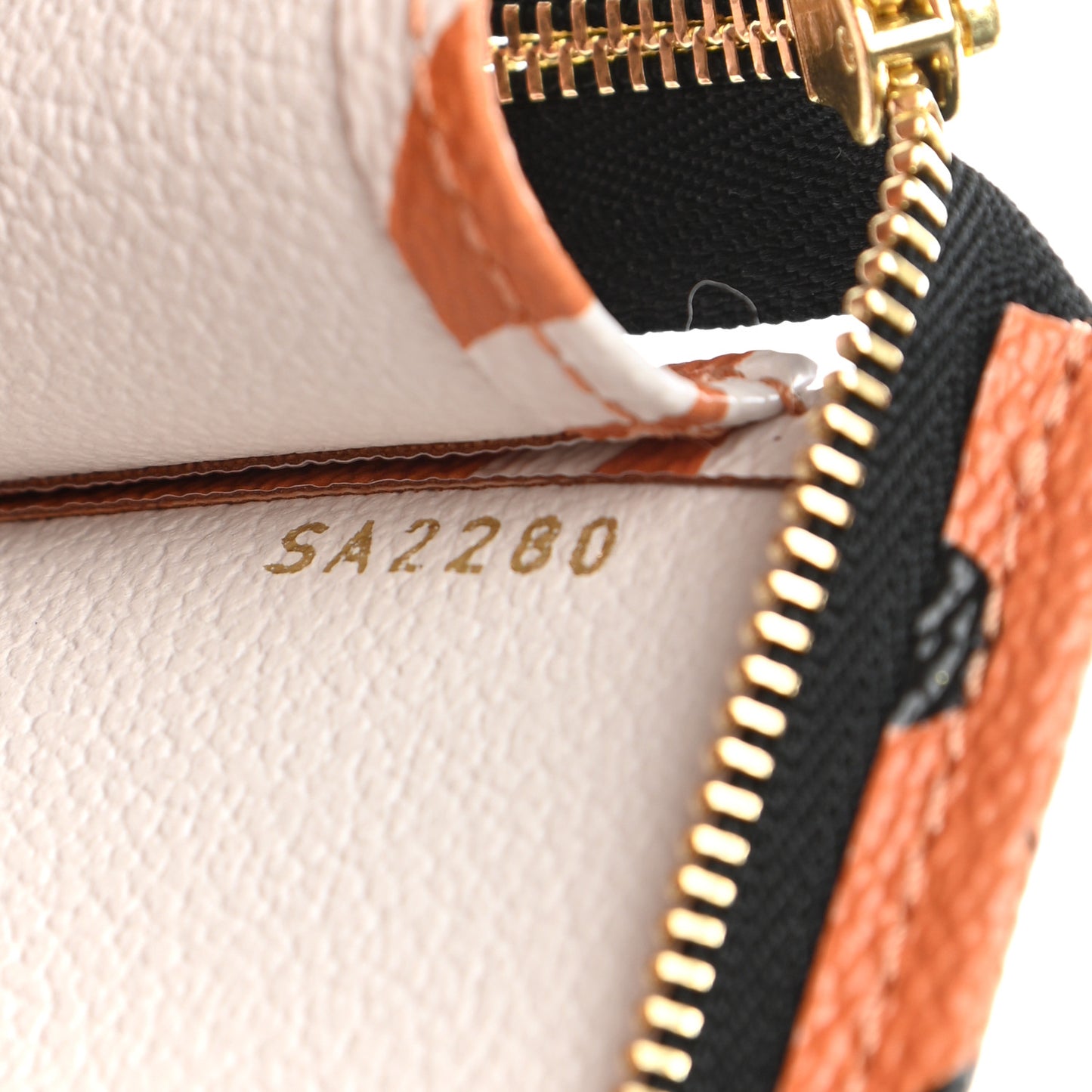 Monogram Giant Crafty Pochette Toiletry 26 Creme Caramel