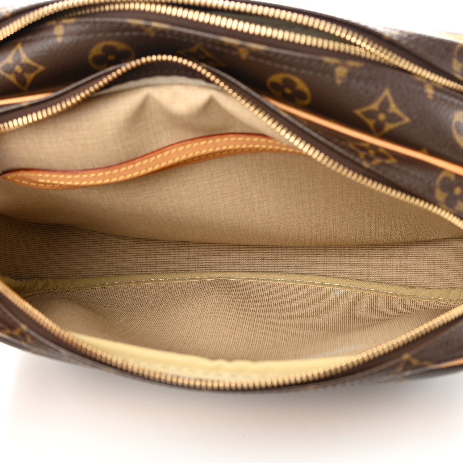 Louis Vuitton Monogram Reporter PM 6 of 13