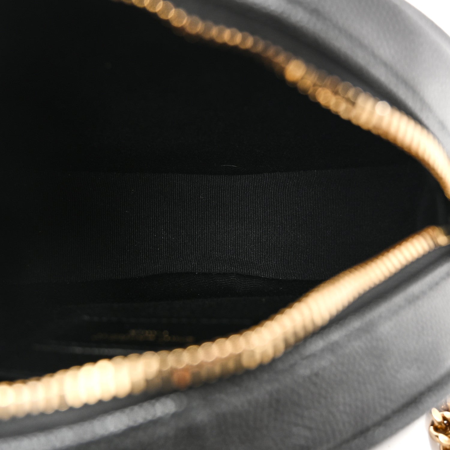 Saint Laurent Grain De Poudre Matelasse Chevron Quilted Round Vinyle Camera Bag Black 5 of 9