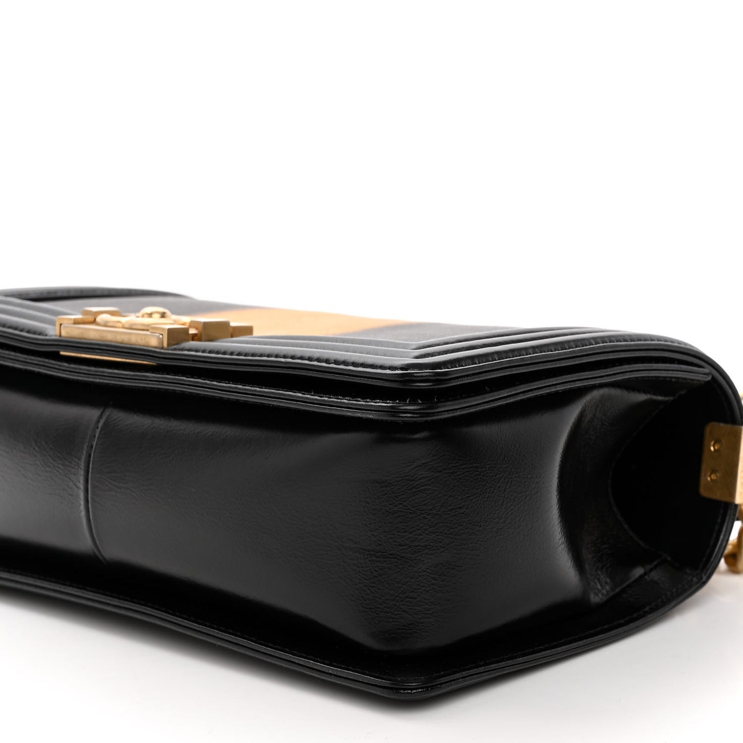 Metallic Glazed Calfskin Medium Boy Flap Black Gold