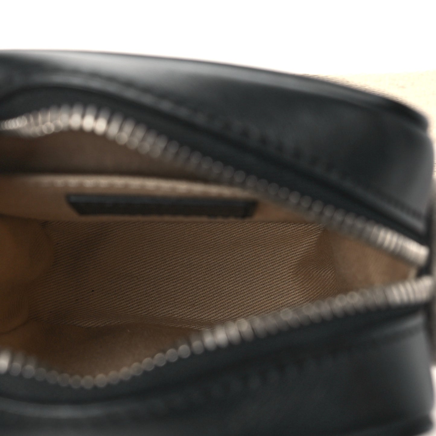 Smooth Calfskin Le Cuerda Vertical Black