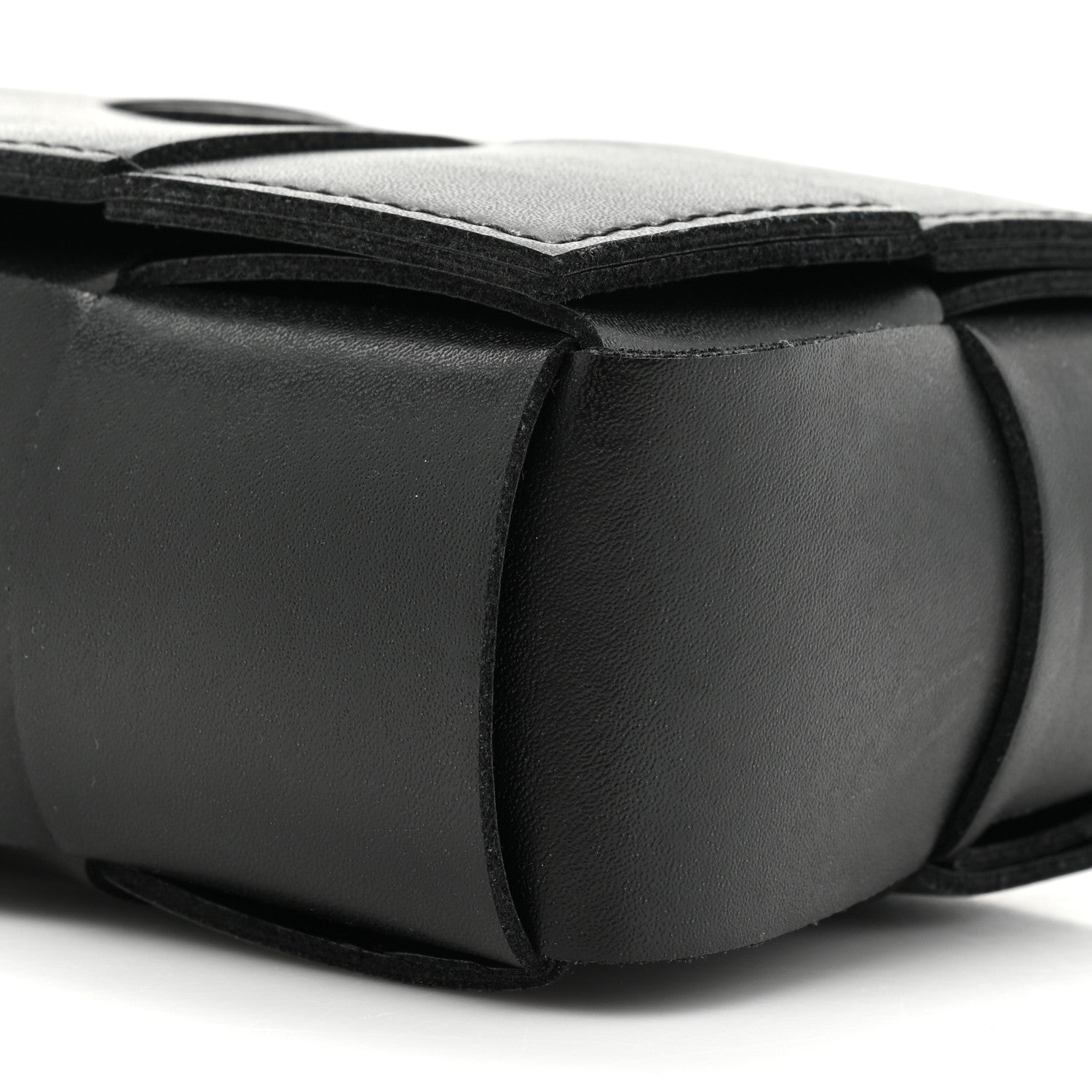 Bottega Veneta Nappa Maxi Intreccio The Belt Cassette Bag Black 7 of 8