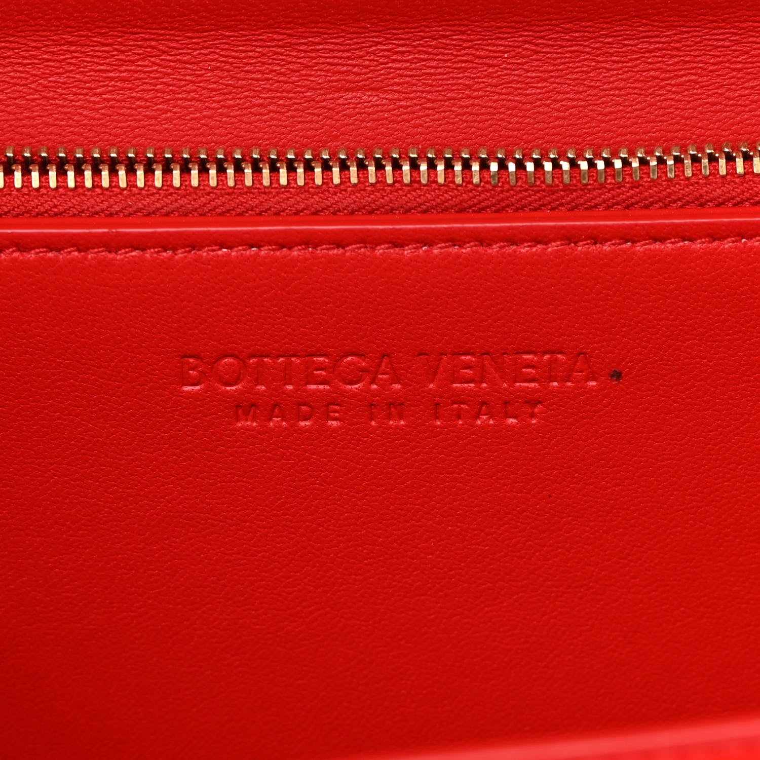 Bottega Veneta Spazzolato Calfskin Classic BV Classic Bag Bright Red 6 of 12