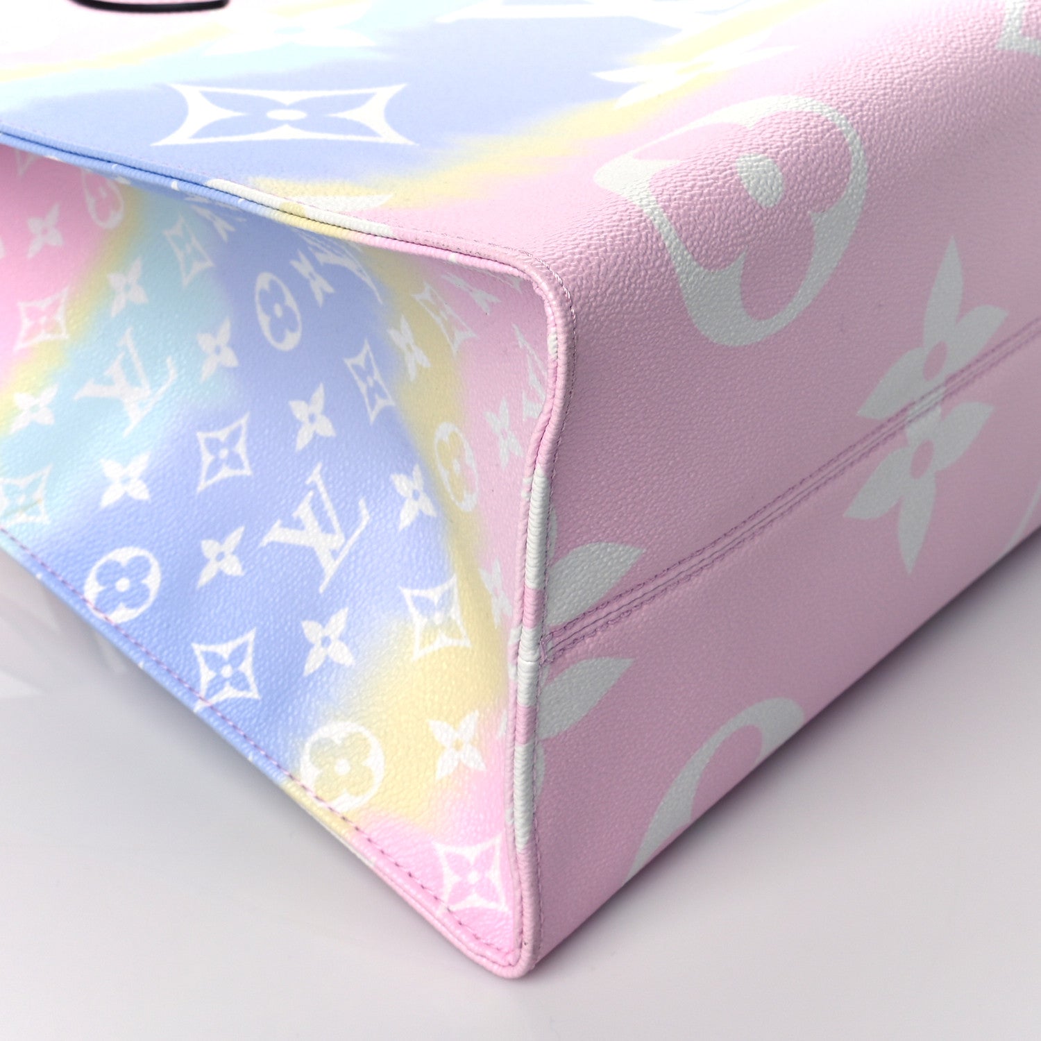 Louis Vuitton Monogram Escale Onthego GM Pastel 9 of 10