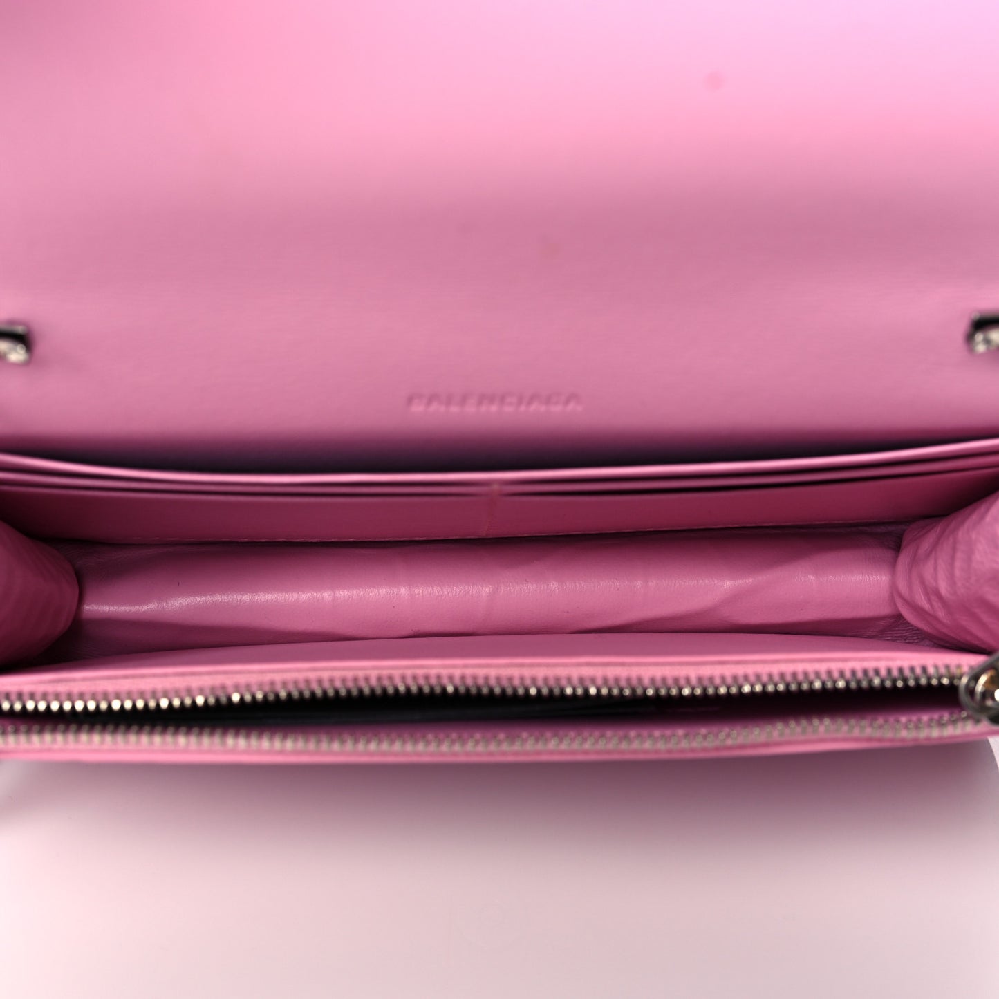 Extra Supple Calfskin Crocodile Embossed Gossip Wallet On Chain Candy Pink
