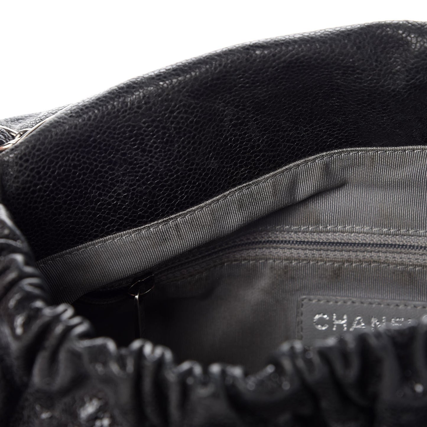 Crumpled Caviar Quilted Maxi Elastic Flap Black