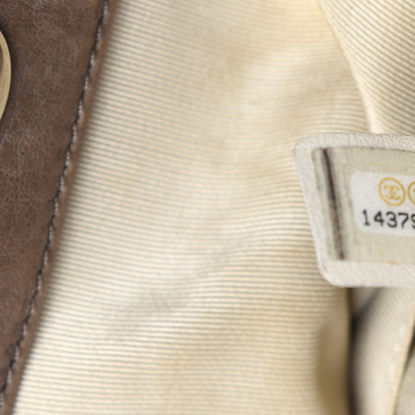 Washed Lambskin Chain Around Hobo Taupe