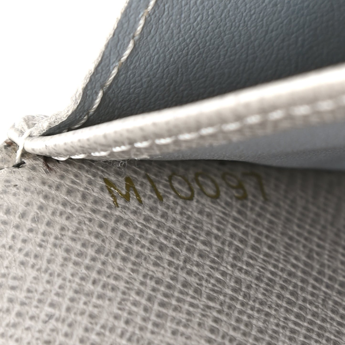 Monogram Dentelle Sarah Wallet Silver