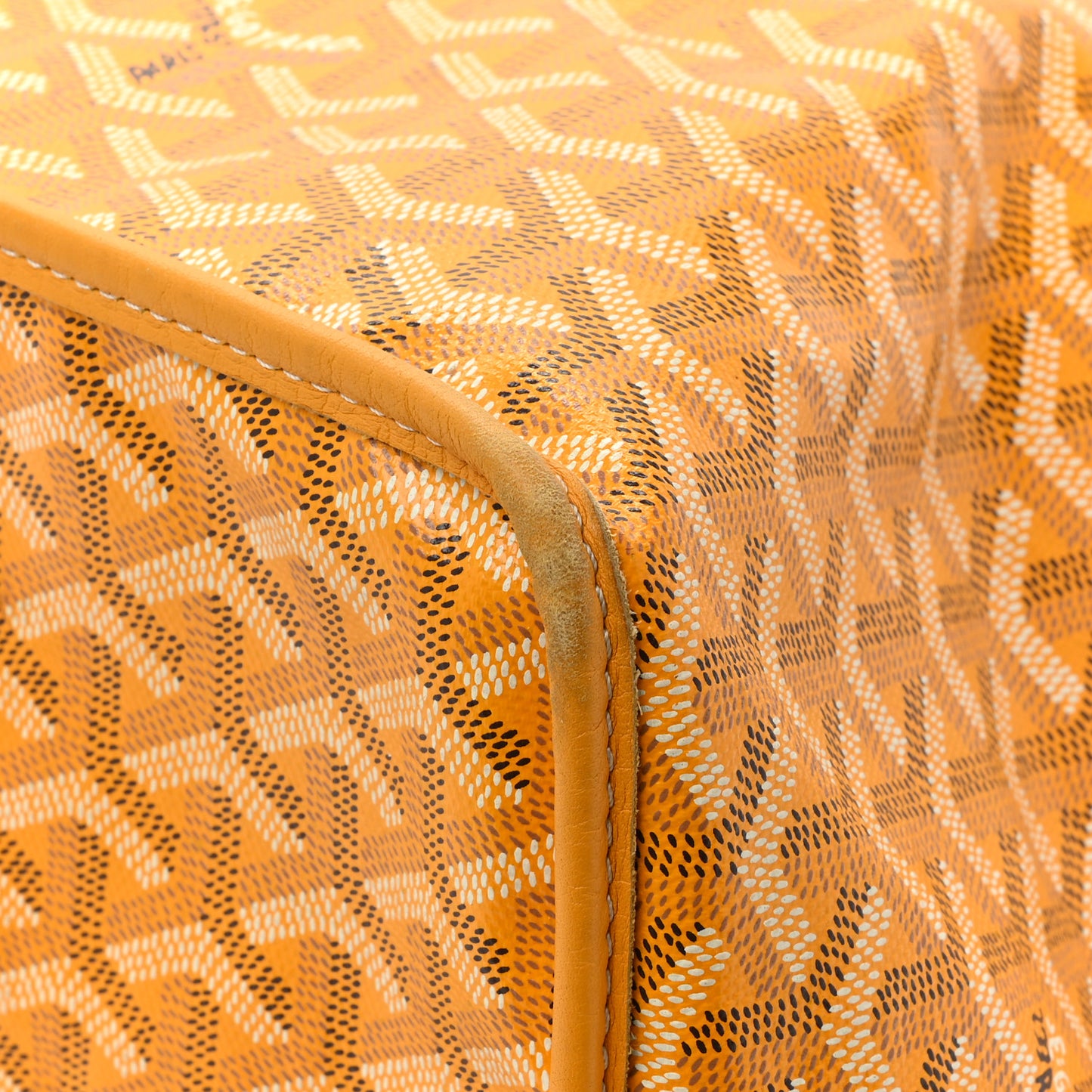 Goyardine Reversible Anjou GM Yellow