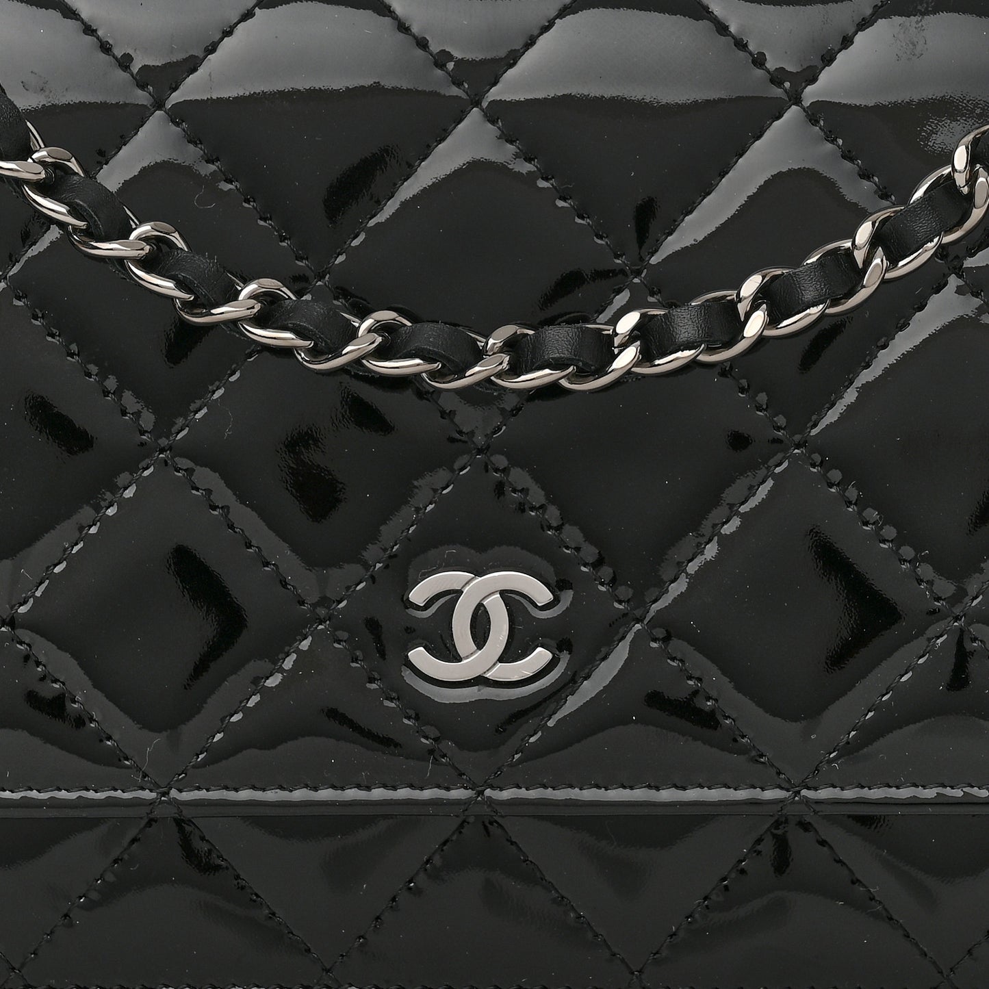 Patent Quilted Wallet On Chain WOC Black