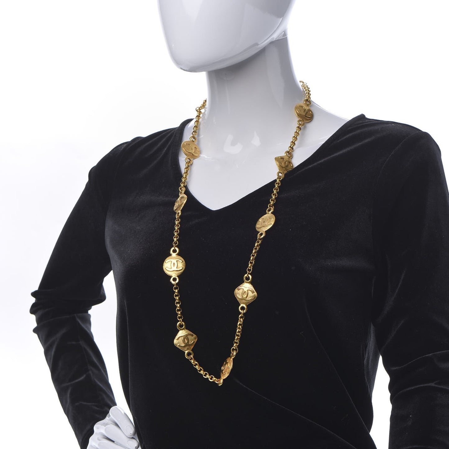 CC Medallion Chain Necklace Gold