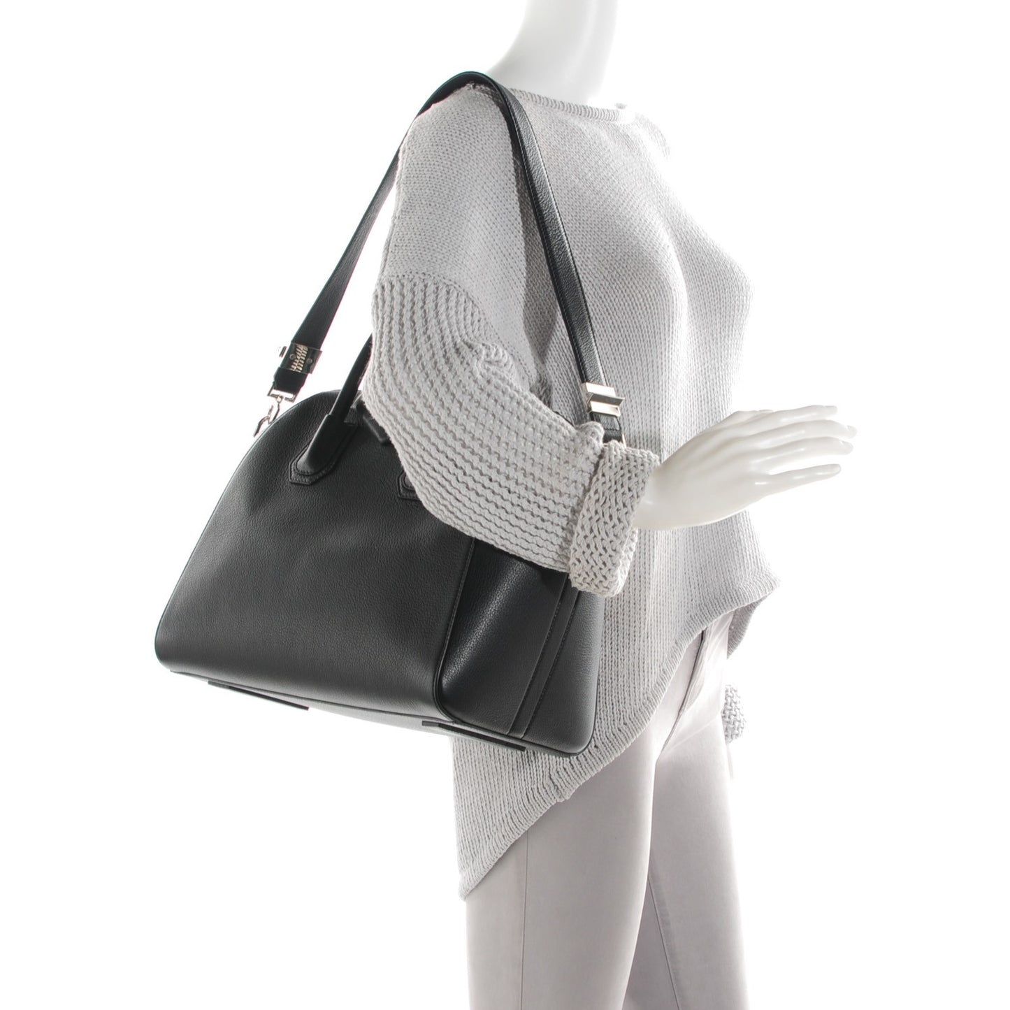 Sugar Goatskin Medium Antigona Black