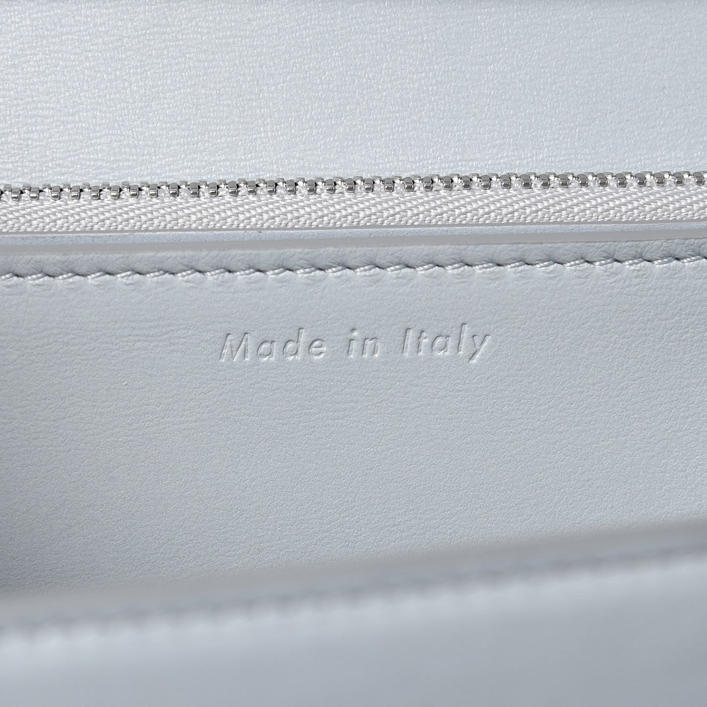 Box Calfskin Medium Classic Box Flap Bag Frost
