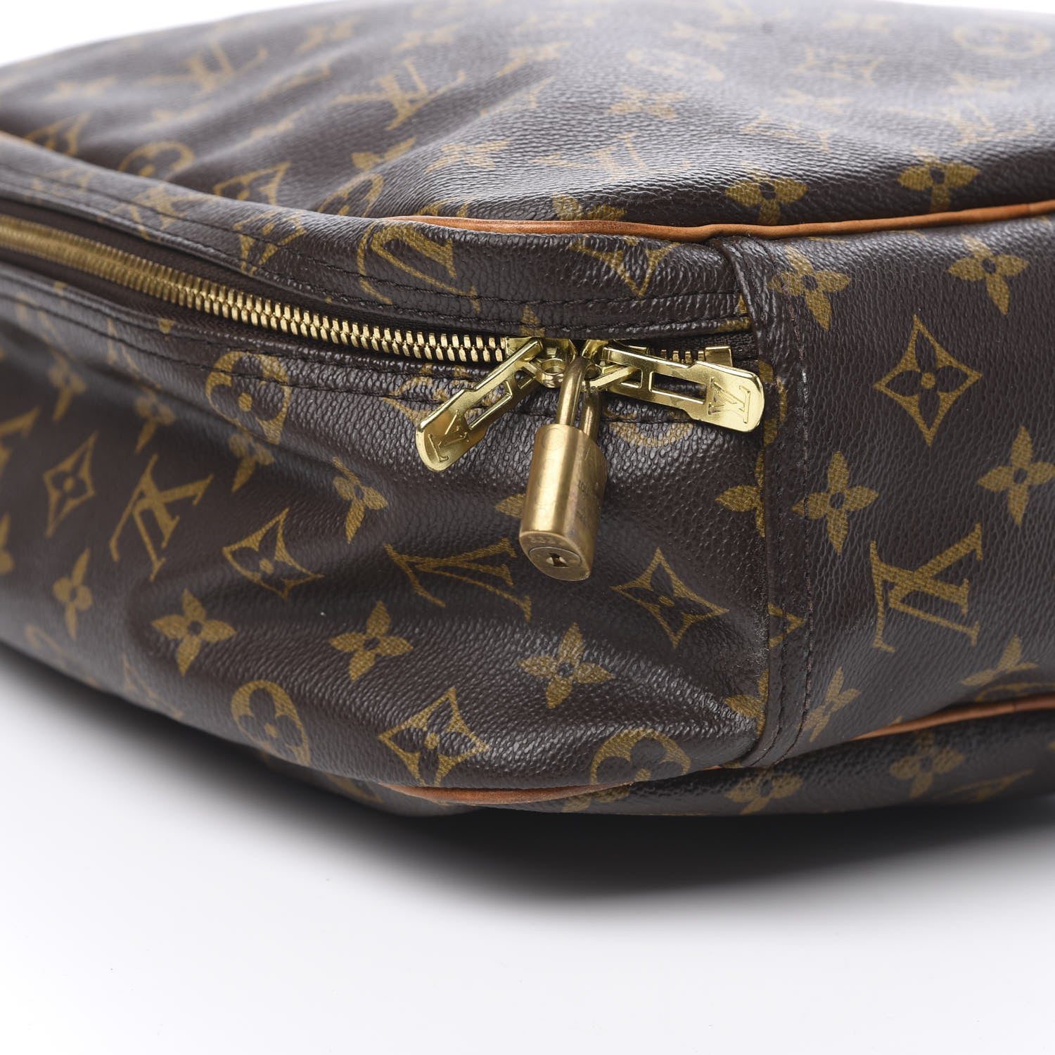 Louis Vuitton Monogram Excursion Shoe Bag 8 of 13