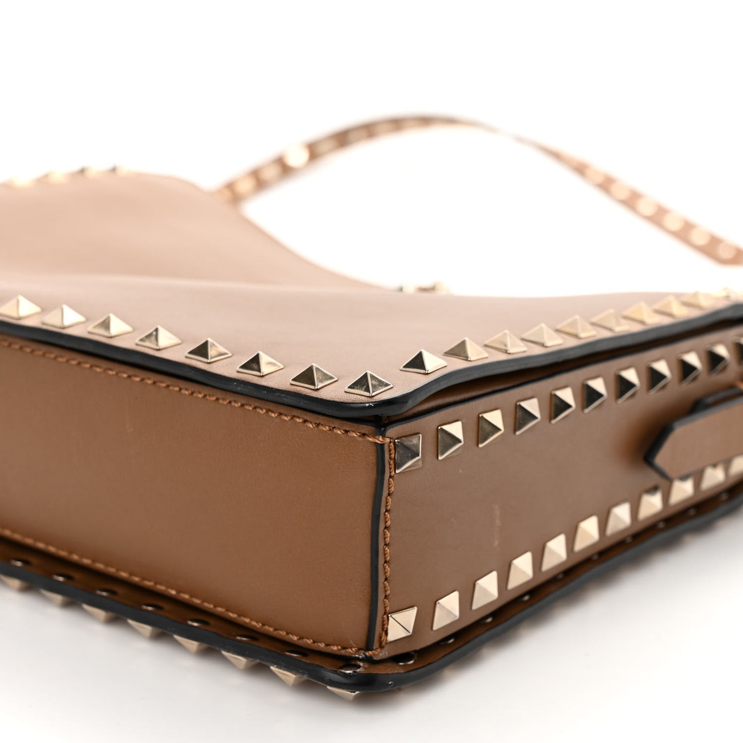 Vitello Small Rockstud Flip-Lock Messenger Bag Light Cuir