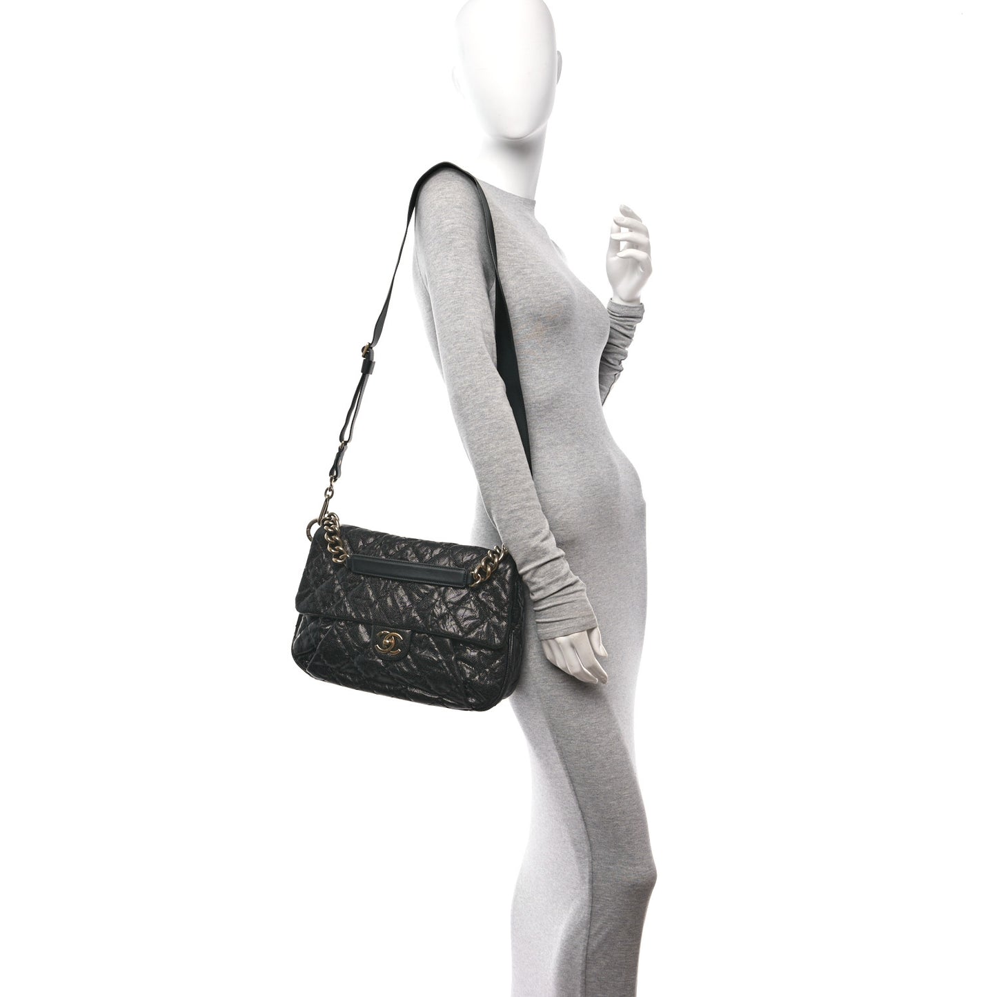 Crumpled Grained Calfskin Medium Coco Pleats Messenger Flap Black