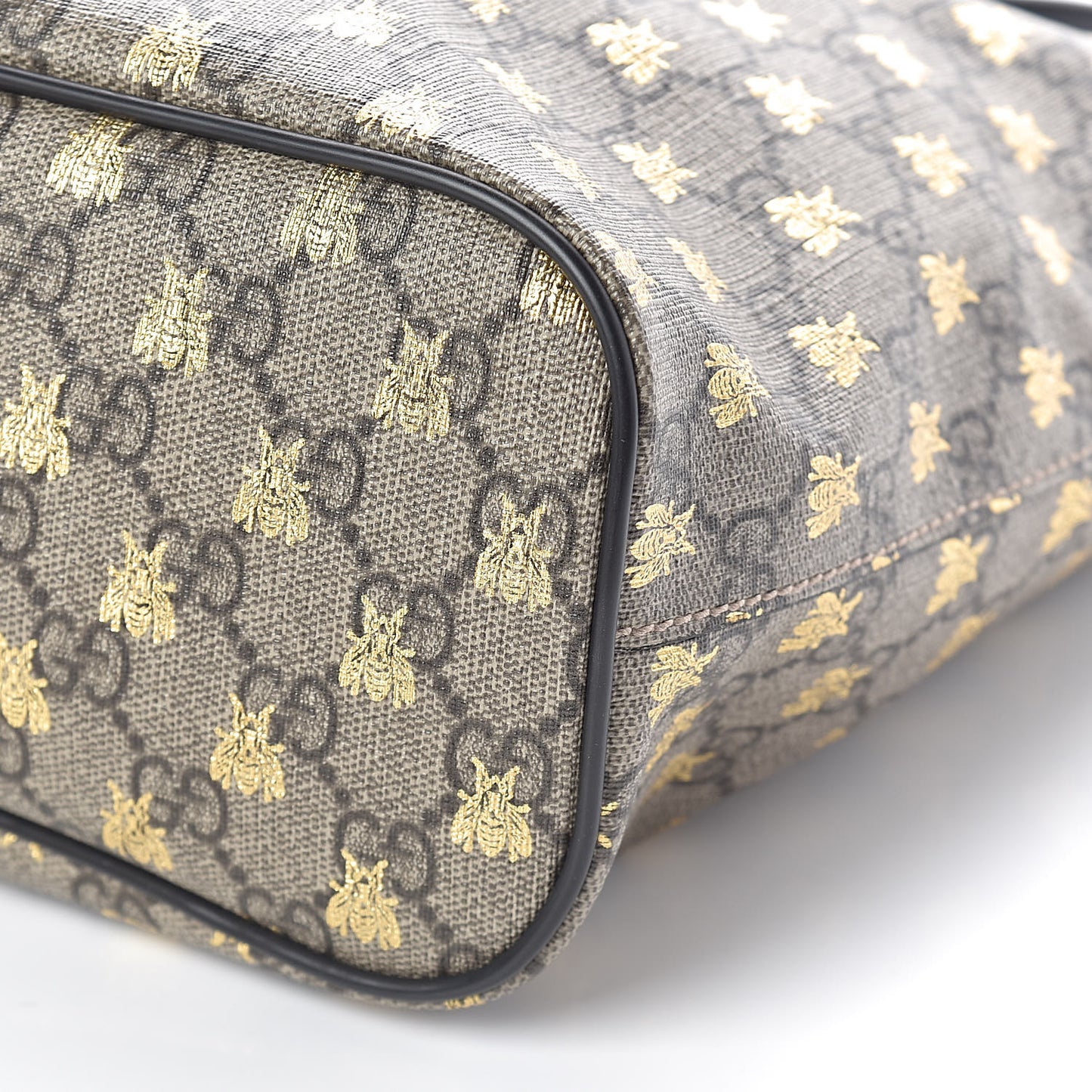 Soft GG Supreme Monogram Bees Small Crossbody Tote Beige Oro Black