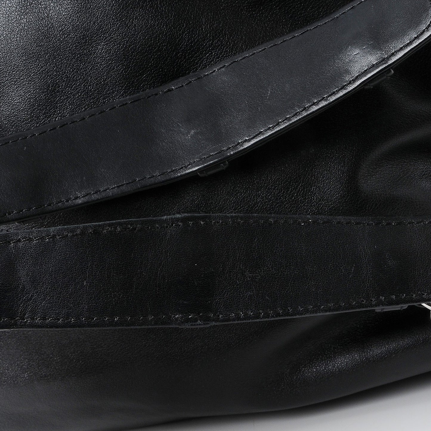 Calfskin Diagonal Ligne Tote Black