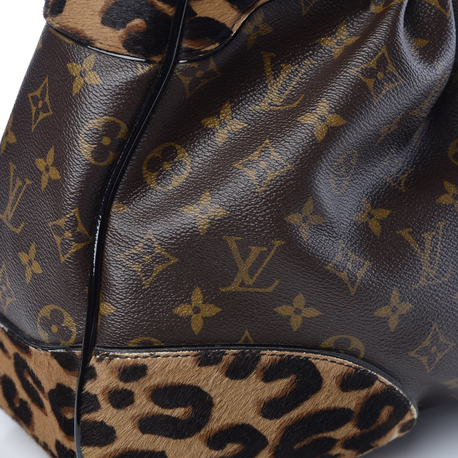 Louis Vuitton Monogram Leopard Polly 17 of 17
