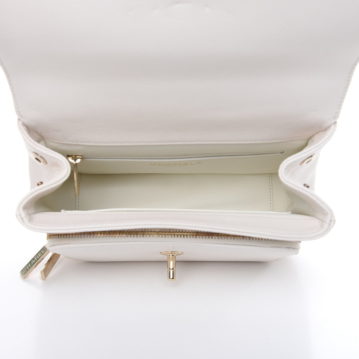Caviar Quilted Medium Business Affinity Flap White