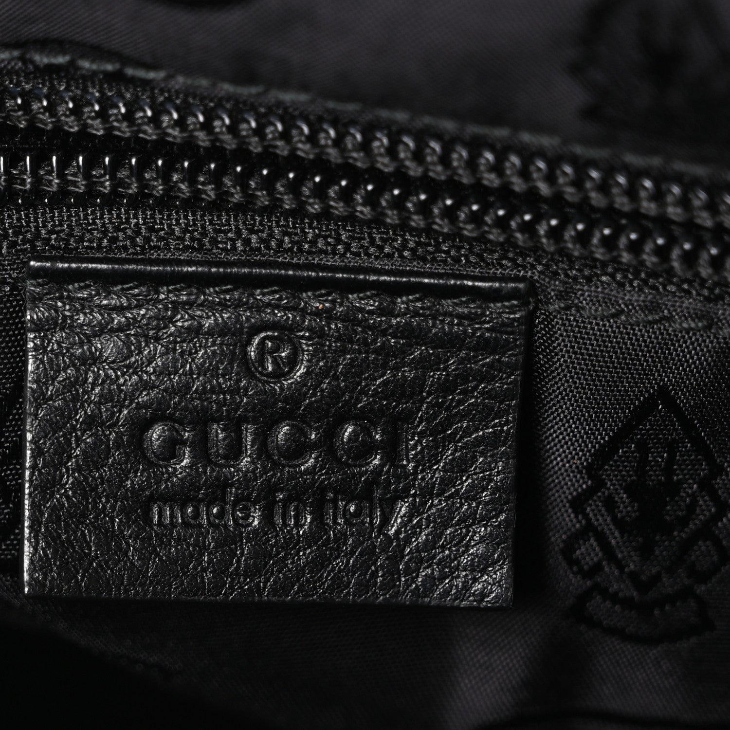 Gucci Guccissima Flat Messenger Bag Black 6 of 10