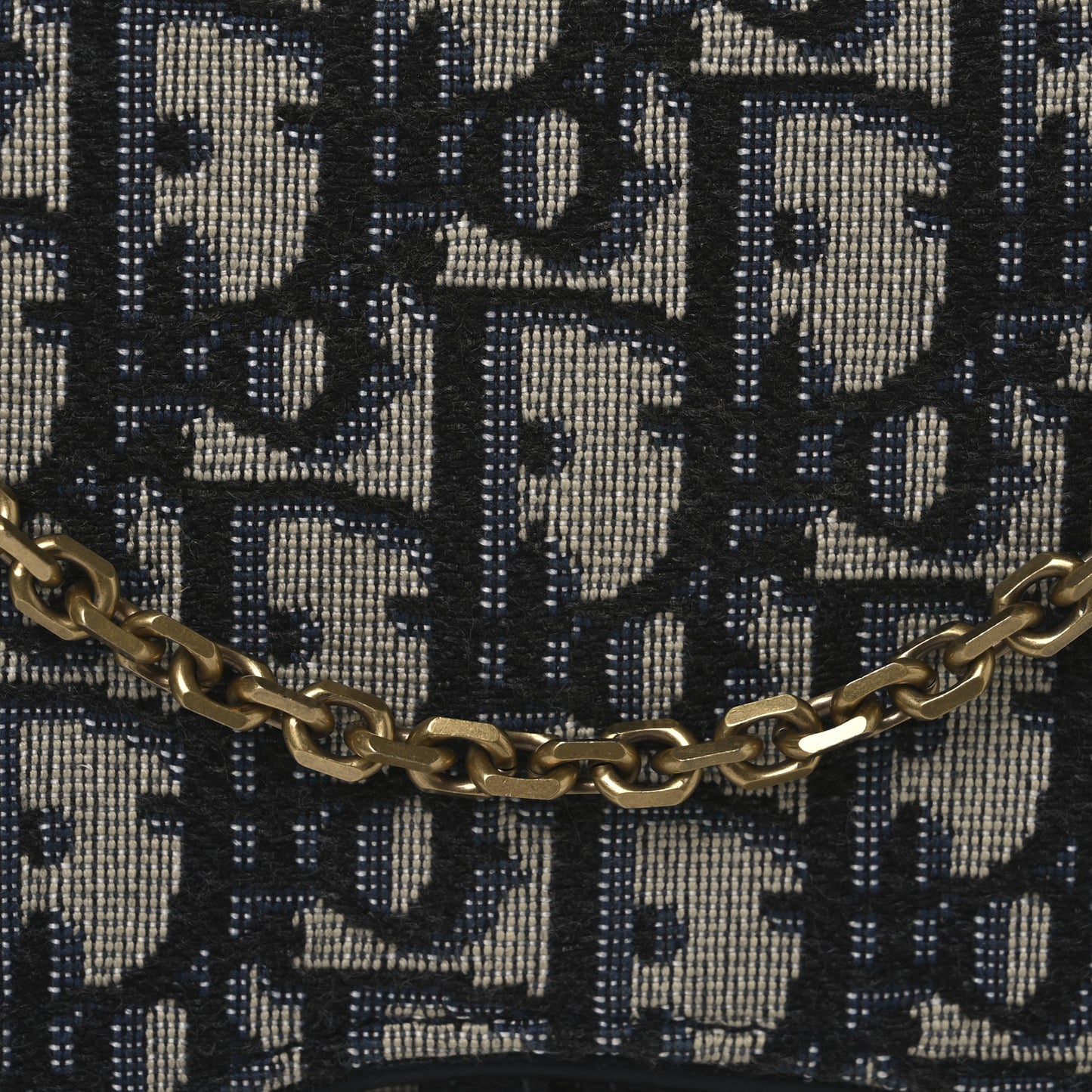 Oblique Saddle Chain Pouch Blue