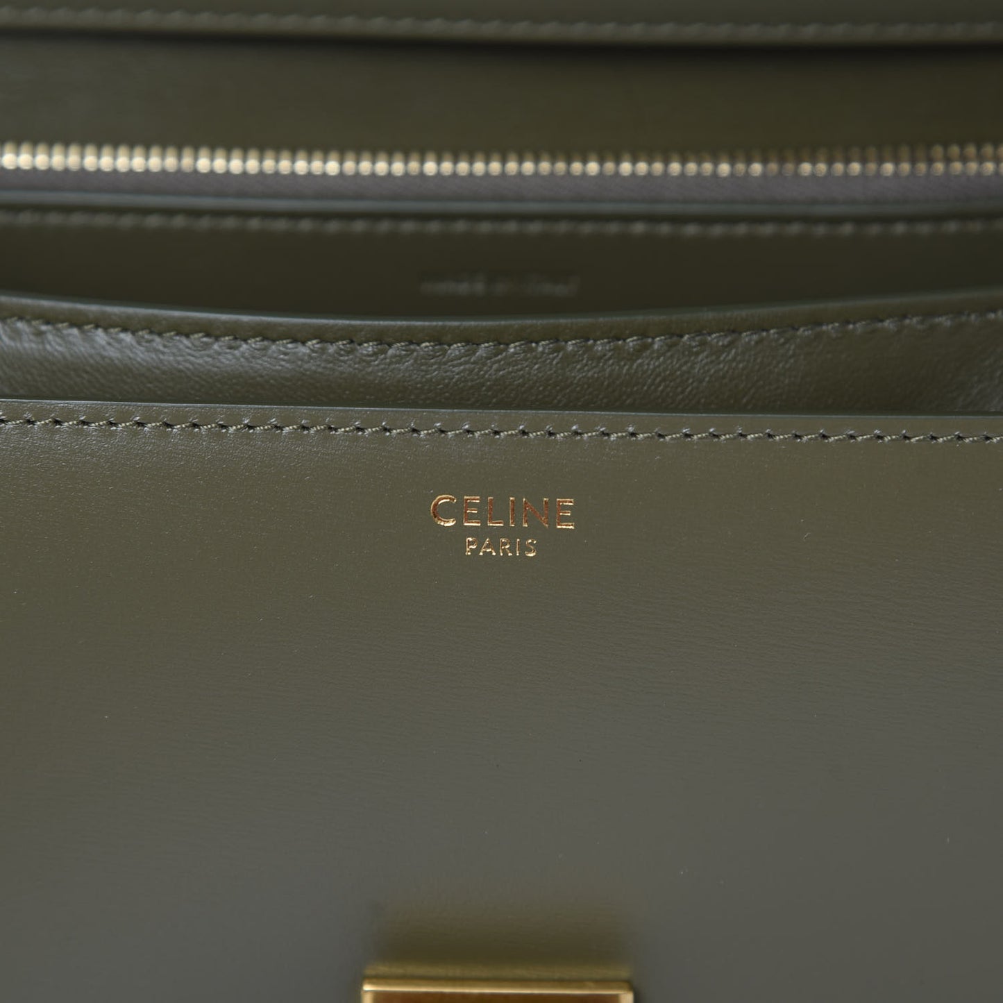 Box Calfskin Classic Box Medium Flap Bag Army Green