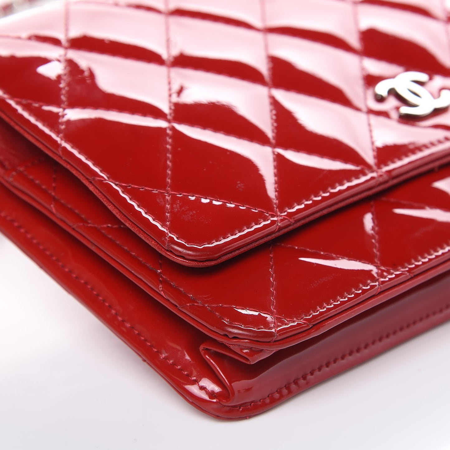 Patent Quilted Wallet On Chain WOC Red