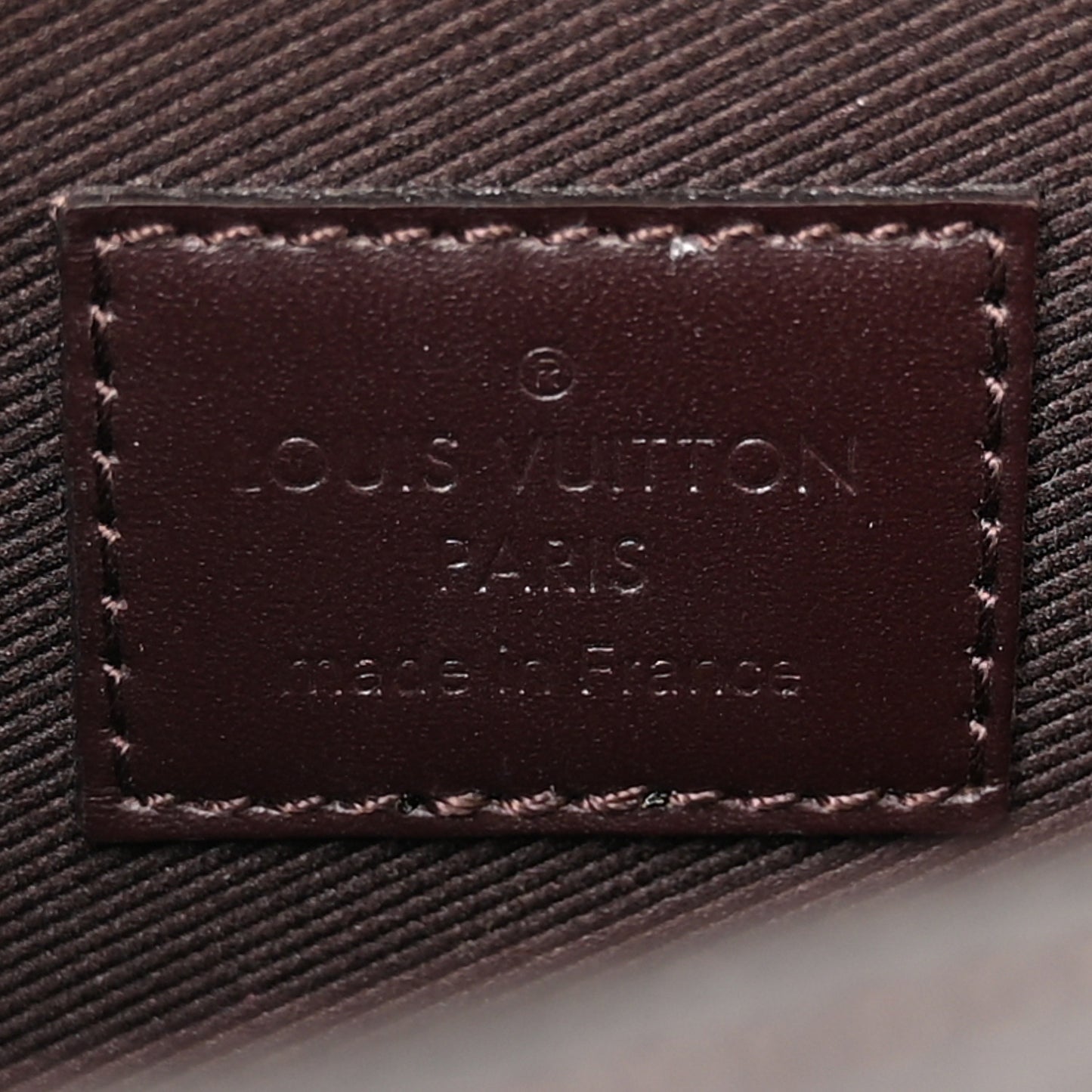 Vernis Pochette Felicie Chain Wallet Amarante