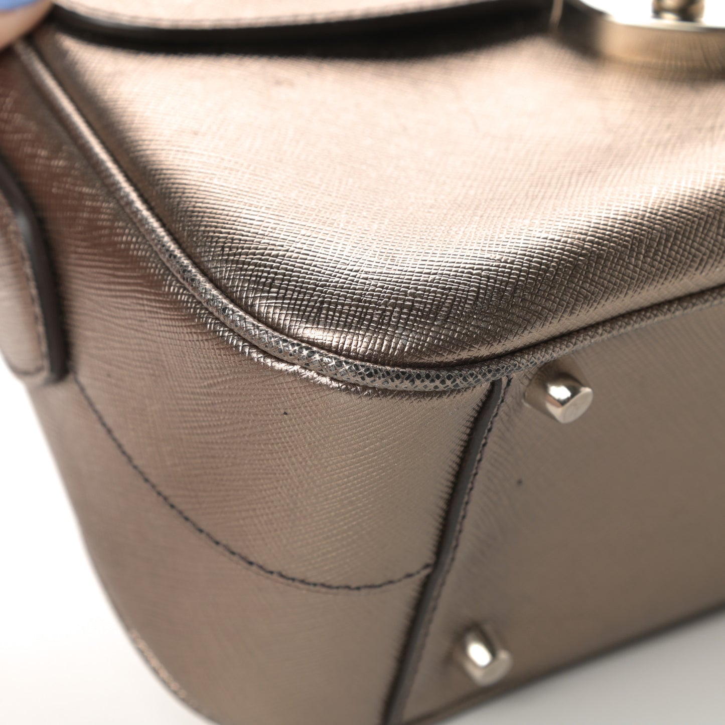 Metallic Saffiano Pushlock Shoulder Bag Bronzo
