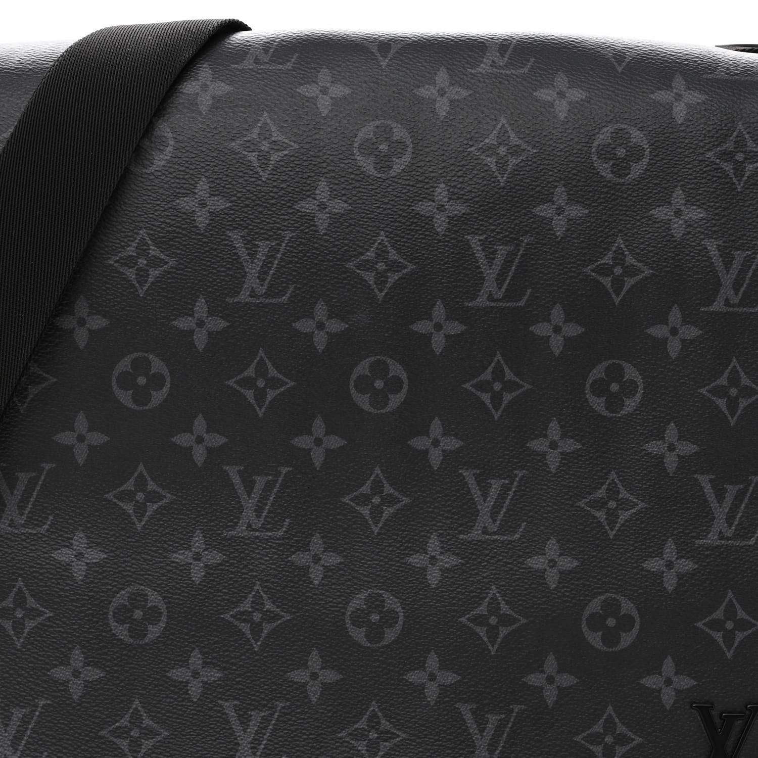Louis Vuitton Monogram Eclipse District MM 7 of 9