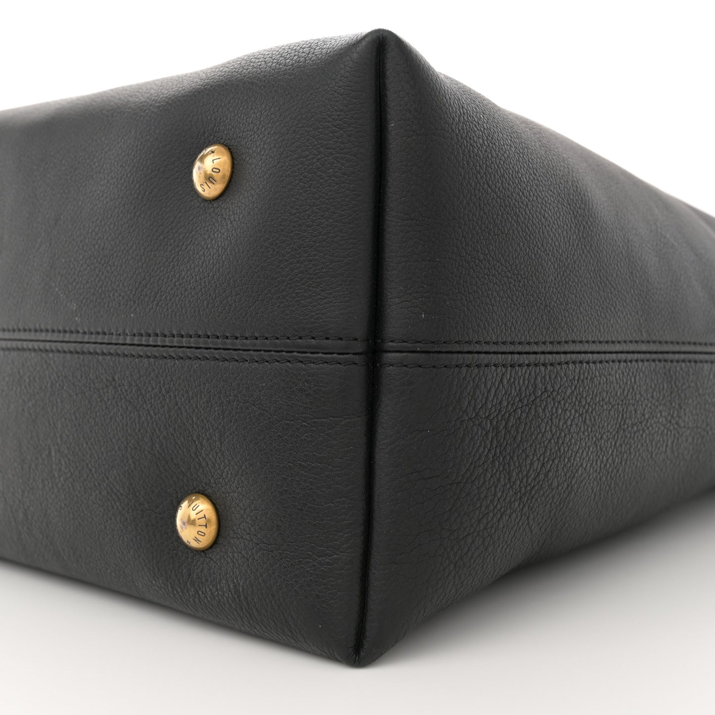 Grained Calfskin Low Key Hobo MM Black