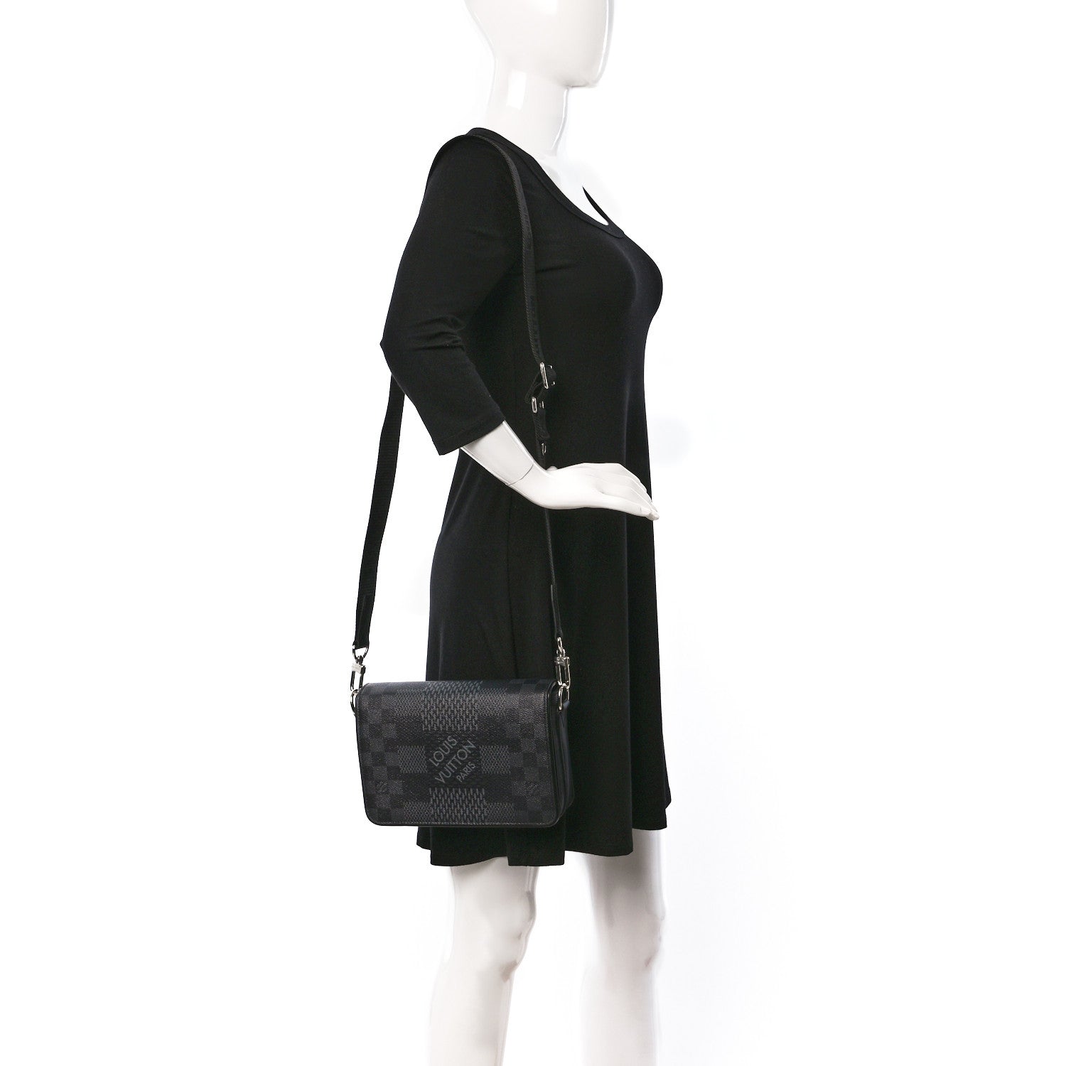 Louis Vuitton Damier Graphite 3D Studio Messenger 2 of 8