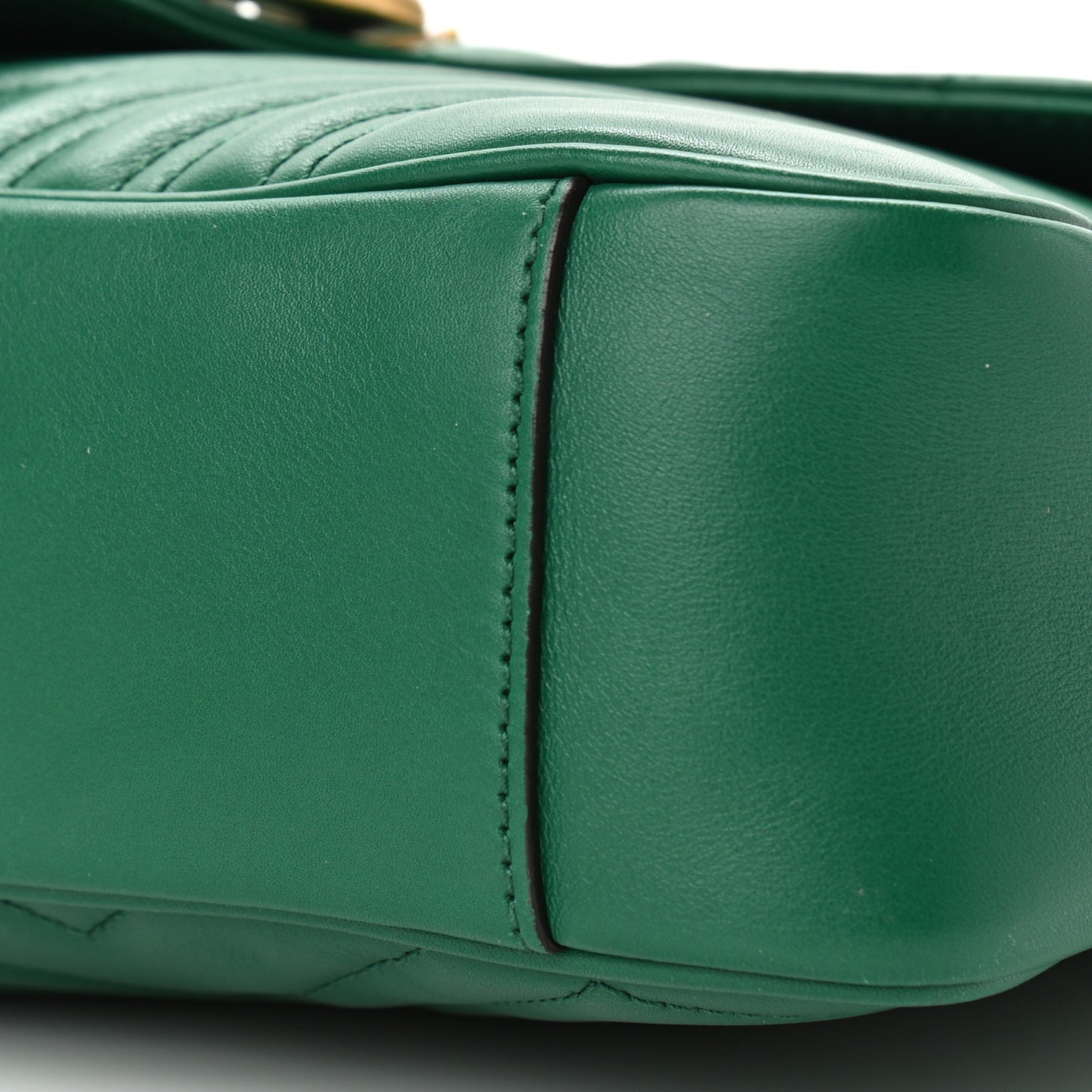 Calfskin Matelasse Medium GG Marmont Shoulder Bag Emerald Green