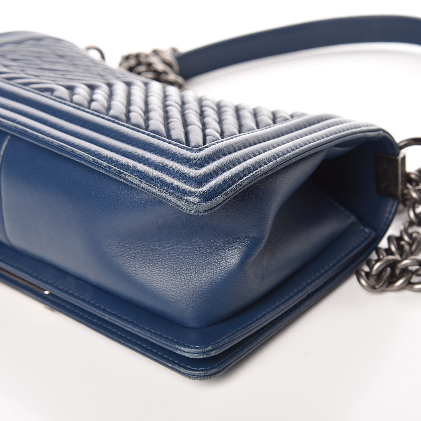 Wrinkled Lambskin Chevron Quilted Medium Boy Flap Navy
