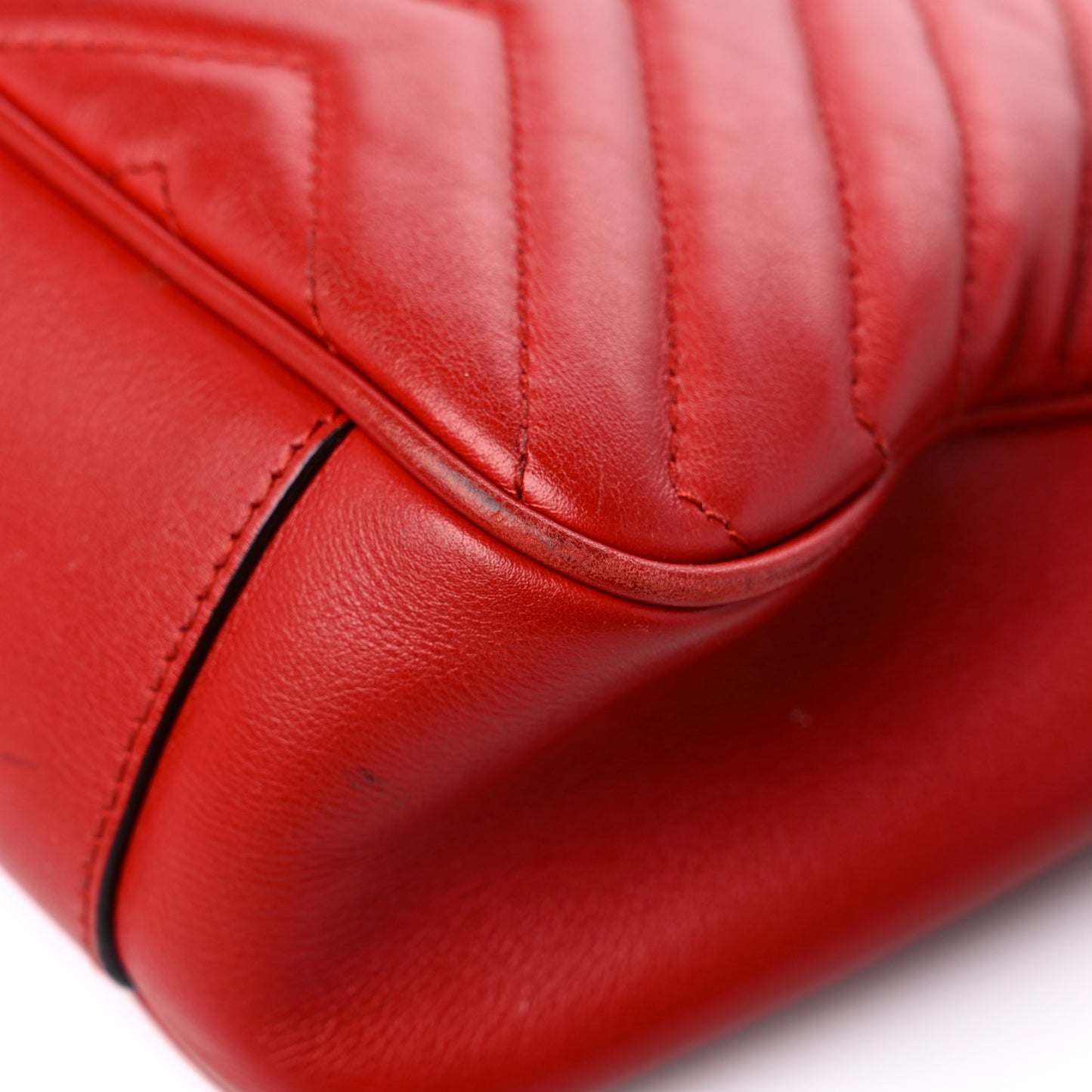 Calfskin Matelasse Small GG Marmont Shoulder Bag Hibiscus Red