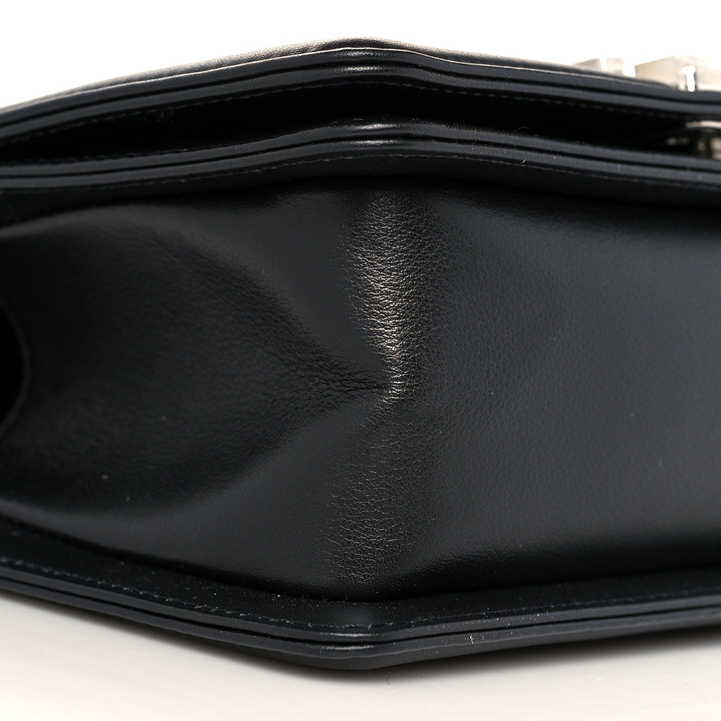 Lambskin Chevron Quilted Small Boy Flap Black