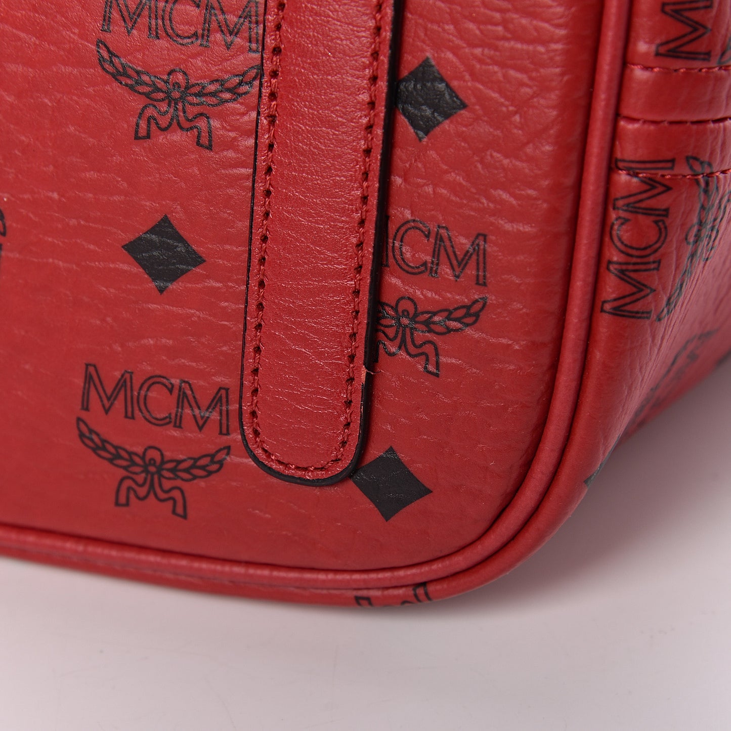 Visetos Medium Liz Reversible Shopper Tote Ruby Red