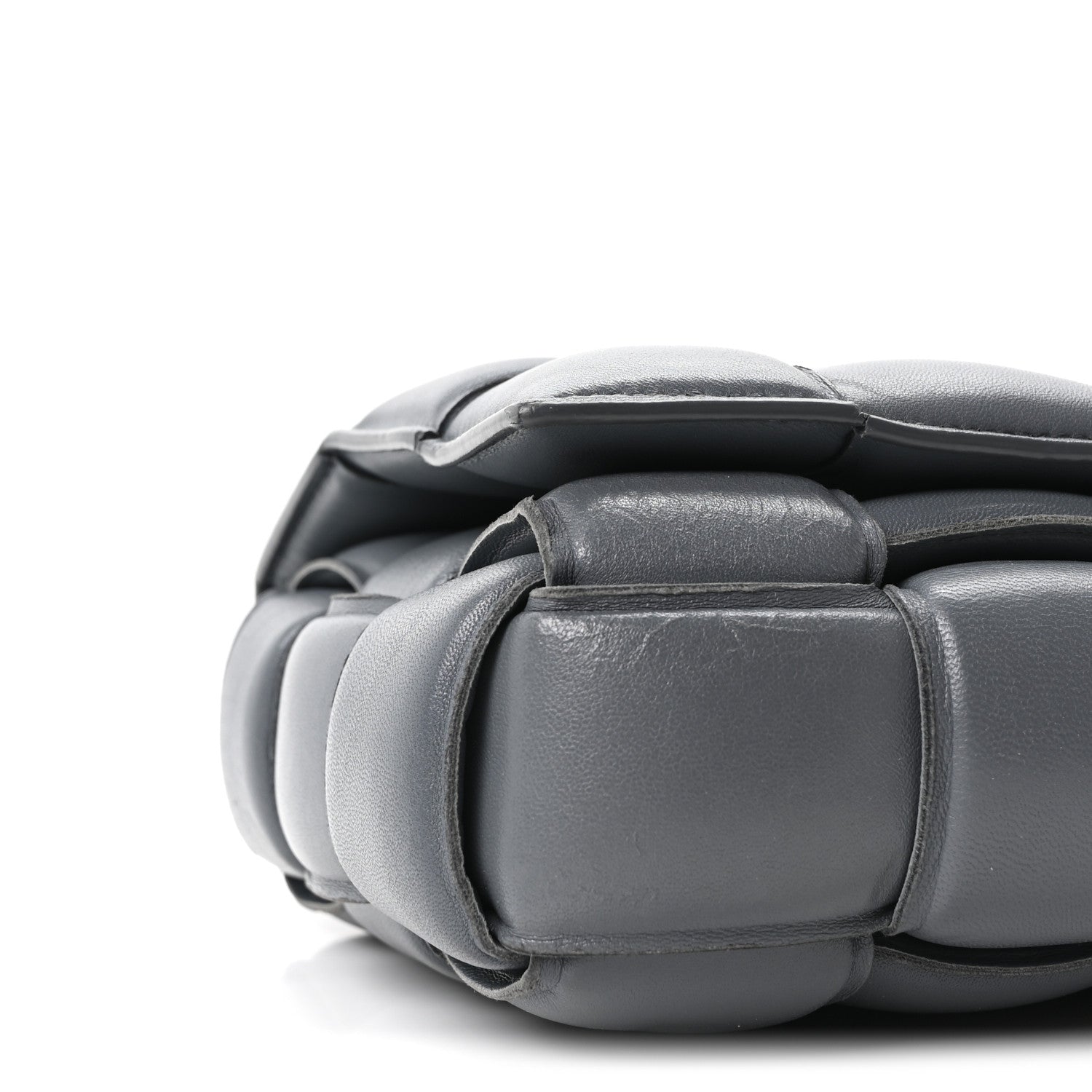 BOTTEGA VENETA グレー ボディバッグ Bottega Veneta Nappa Maxi Intreccio Padded Cassette Crossbody Bag