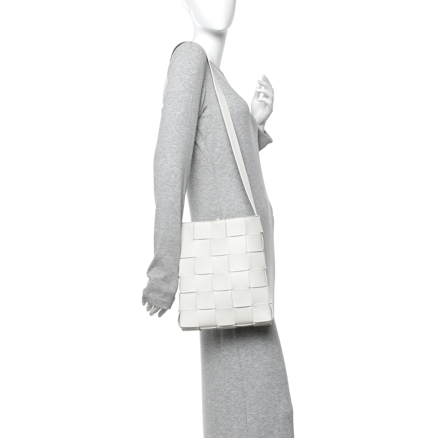 Lambskin Maxi Intrecciato Cassette Messenger Chalk