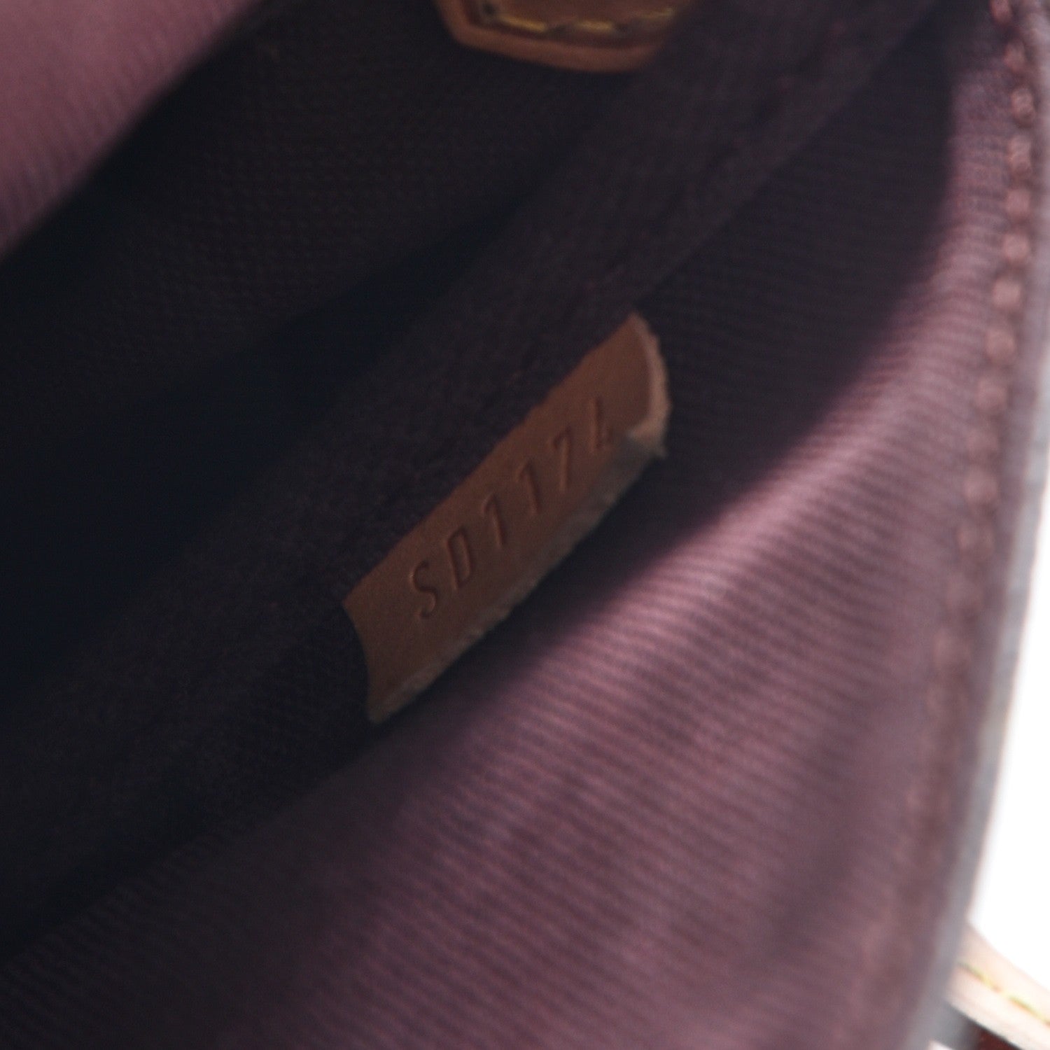 Louis Vuitton Monogram Favorite MM 8 of 9