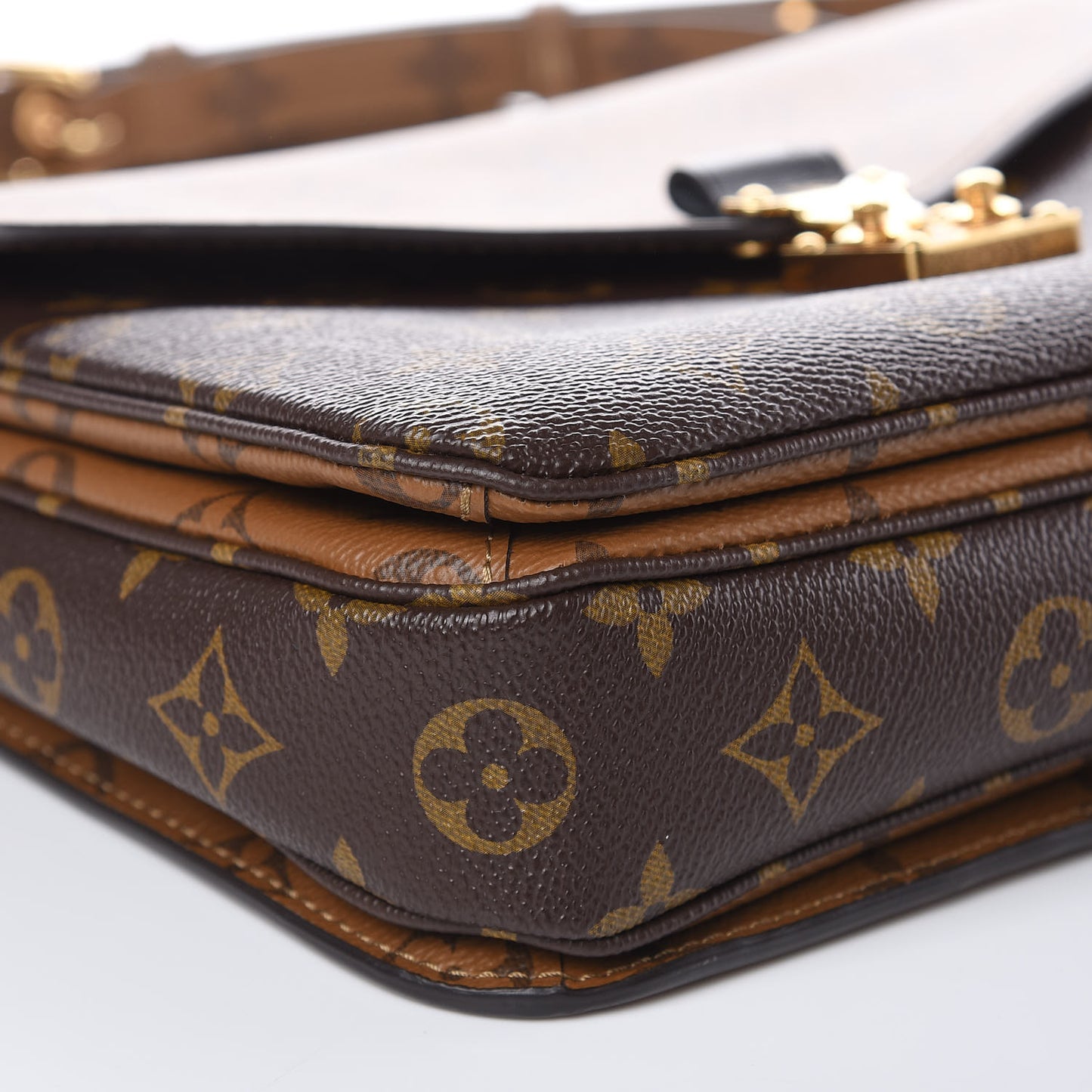 Reverse Monogram Pochette Metis