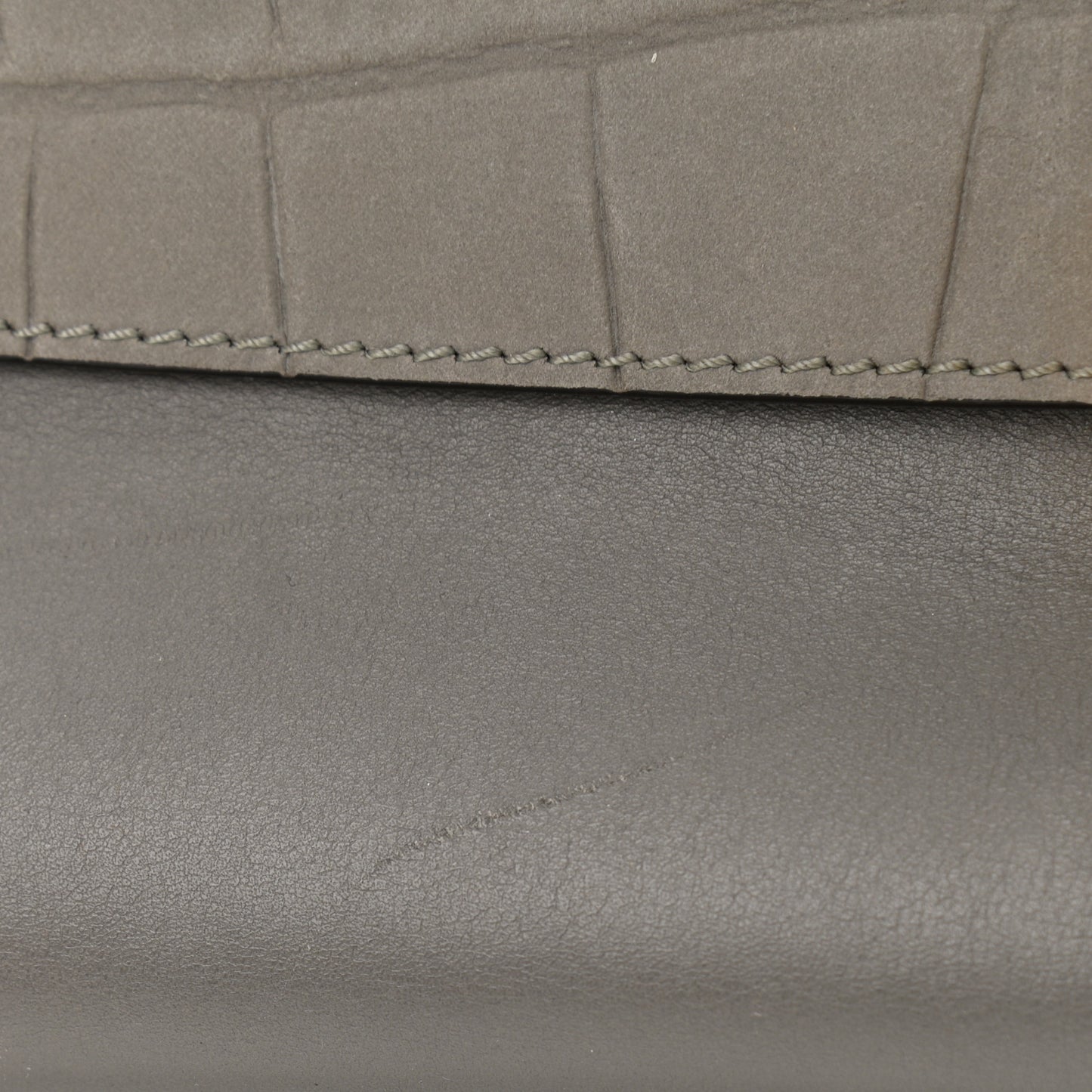 Crocodile Embossed Nubuck Medium Trapeze Grey