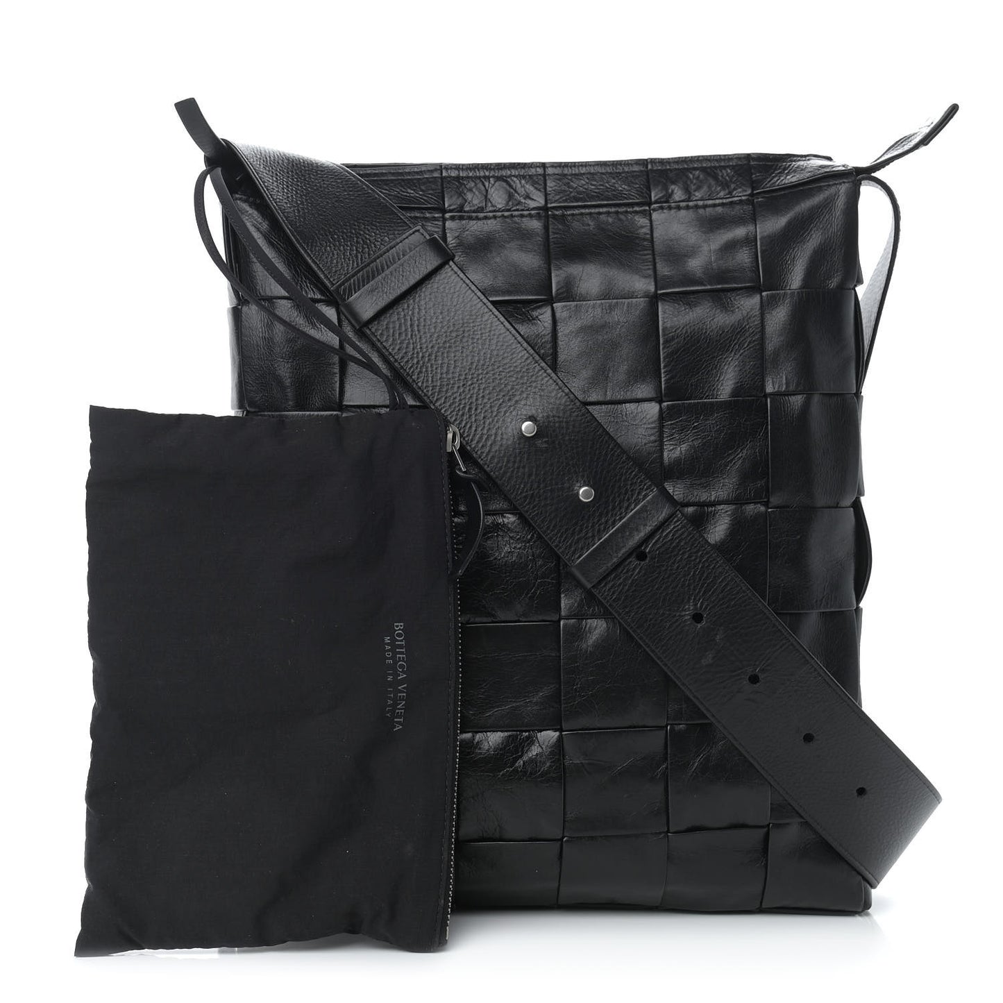 Paper Calfskin Maxi Intrecciato Cassette Messenger Black