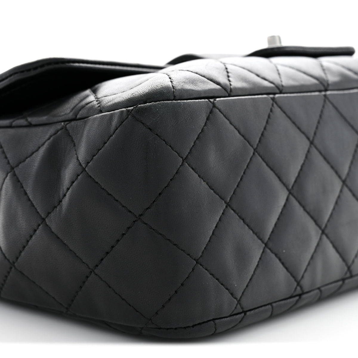 Lambskin Quilted Elementary Chic Flap Black