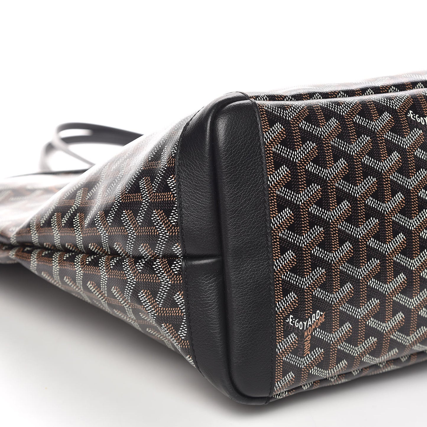 Goyardine Artois MM Black