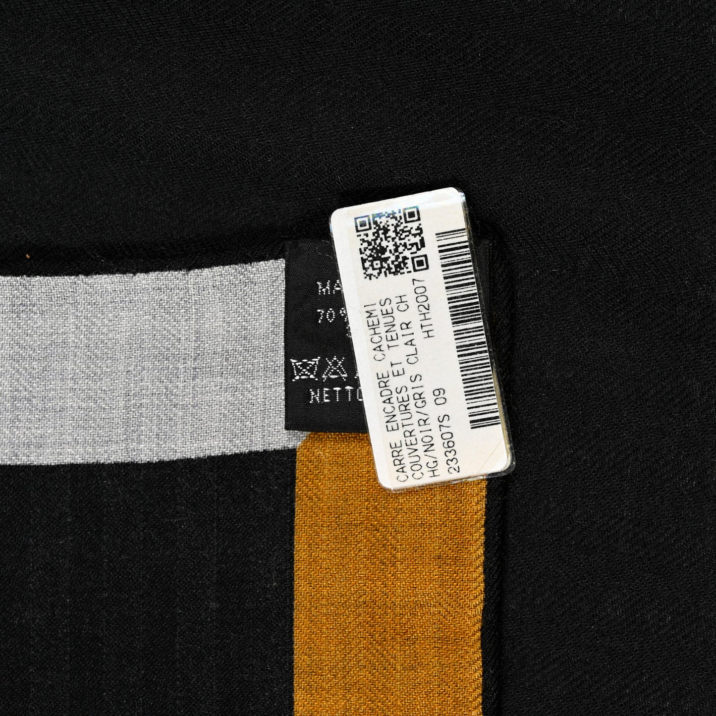 Cashmere Silk Encadre Blason Scarf 90 Black Gris Clair
