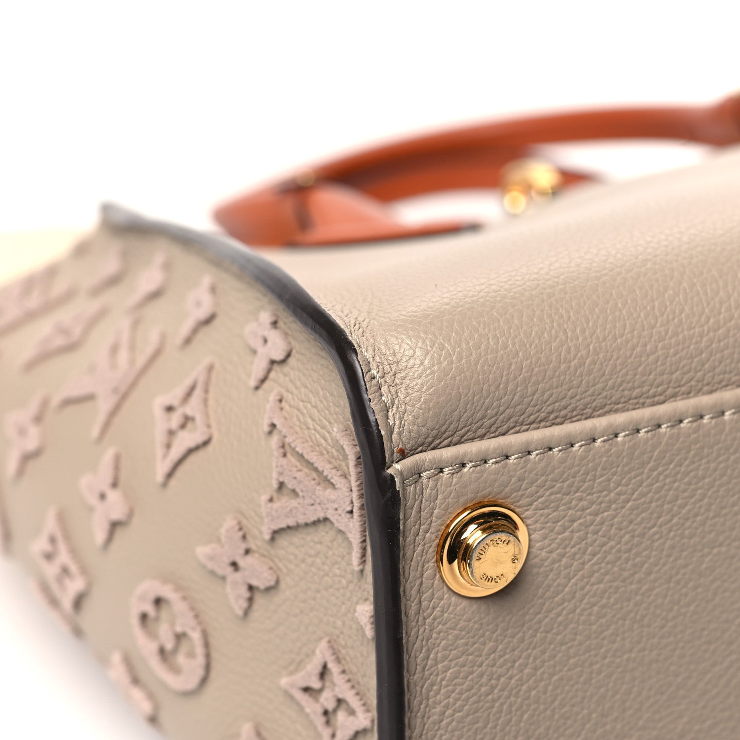 Louis Vuitton Calfskin Monogram Tufting On My Side Galet 9 of 12