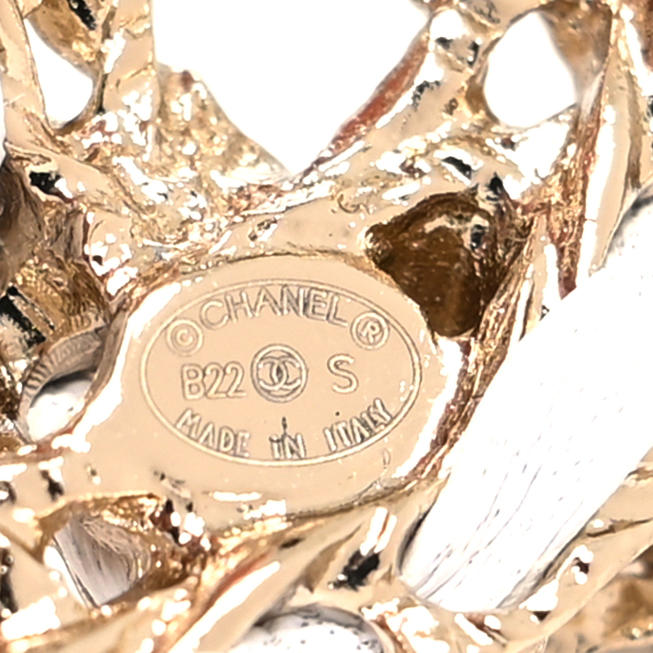 Chanel Lambskin CC Chain Brooch White Gold 3 of 3